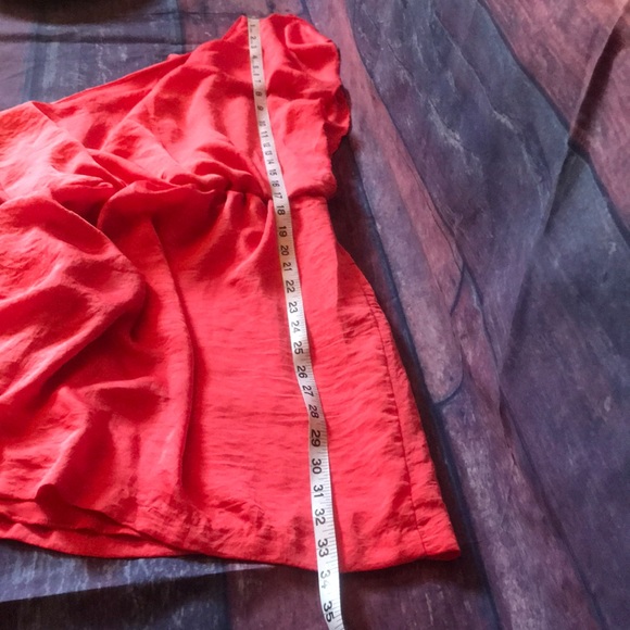 💚 3 for $15 💚 - City Triangles One Shoulder Dress, size M - Picture 5 of 8